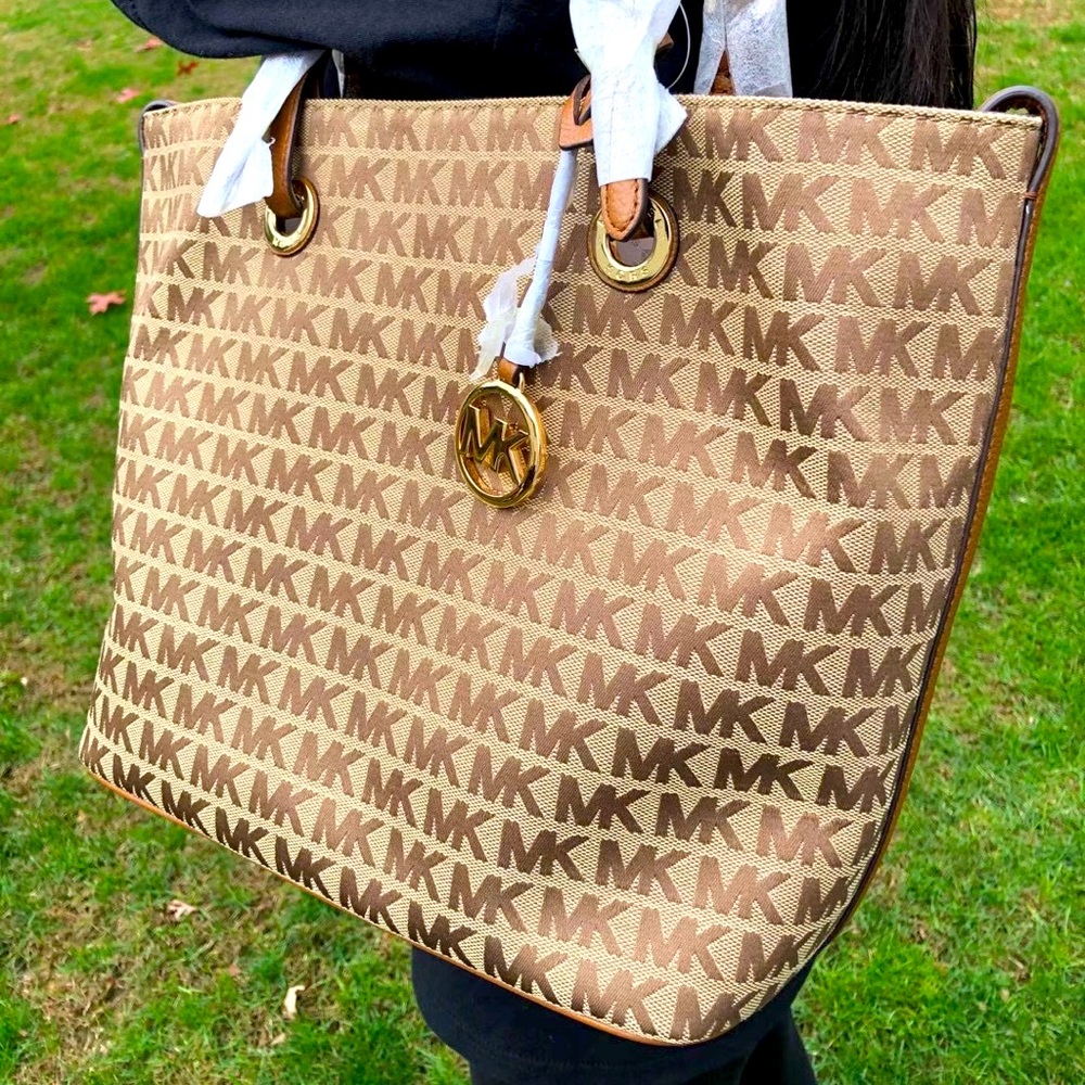 NWT MICHAEL KORS JET SET ITEM BROWN GRAB BAG TOTE